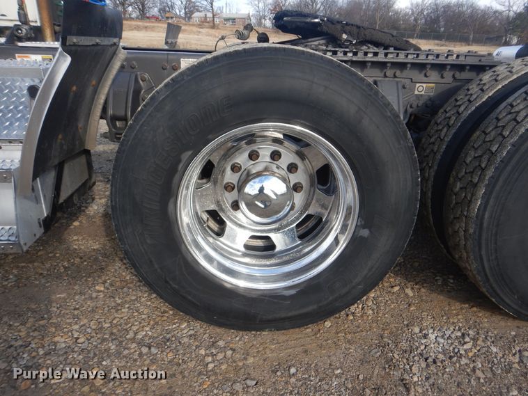 image for item DJ8587 2016 Kenworth W900  semi truck