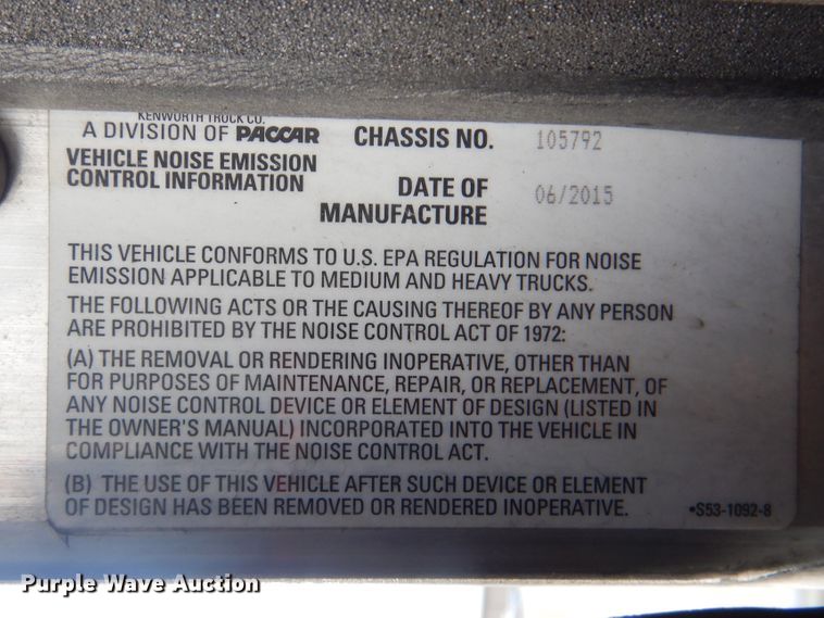 image for item DJ8587 2016 Kenworth W900  semi truck