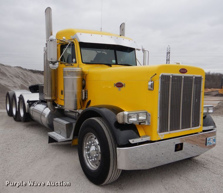 image for item DJ8594 1999 Peterbilt 379  semi truck