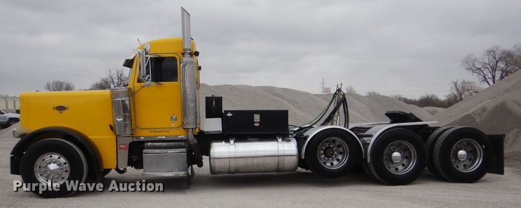 image for item DJ8594 1999 Peterbilt 379  semi truck