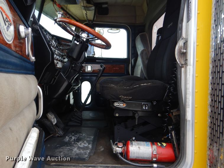 image for item DJ8594 1999 Peterbilt 379  semi truck