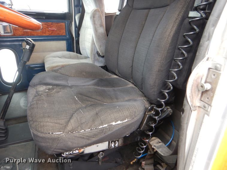 image for item DJ8594 1999 Peterbilt 379  semi truck