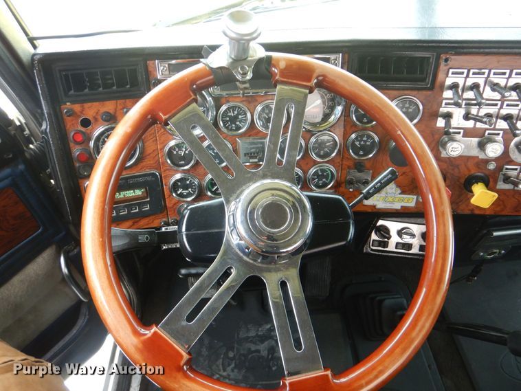 image for item DJ8594 1999 Peterbilt 379  semi truck