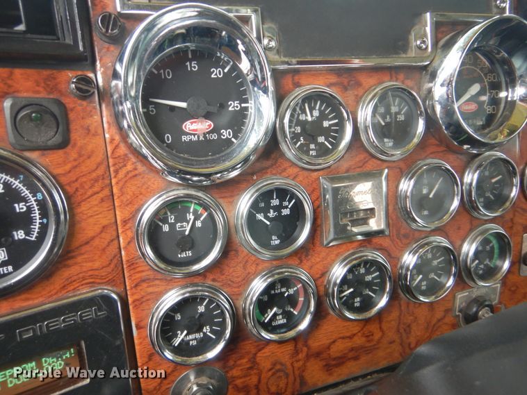 image for item DJ8594 1999 Peterbilt 379  semi truck