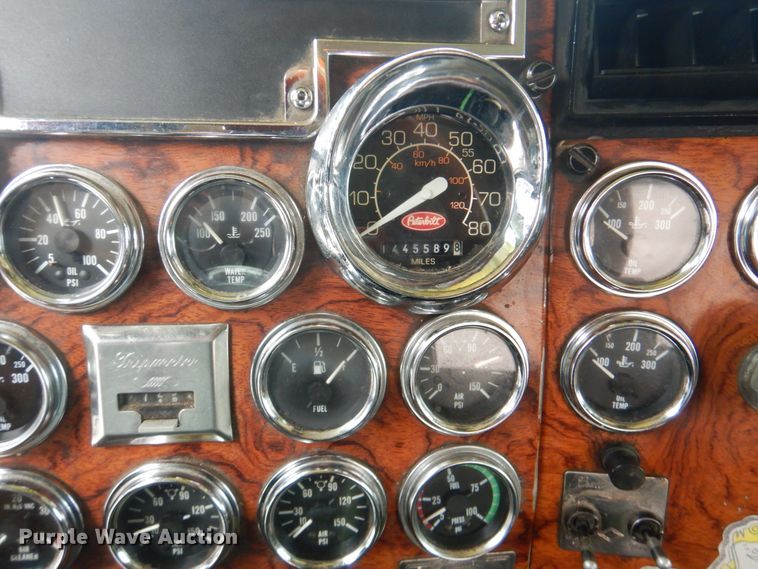 image for item DJ8594 1999 Peterbilt 379  semi truck