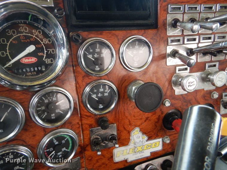 image for item DJ8594 1999 Peterbilt 379  semi truck