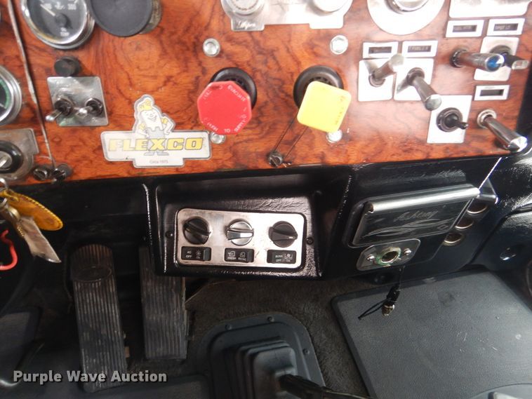 image for item DJ8594 1999 Peterbilt 379  semi truck