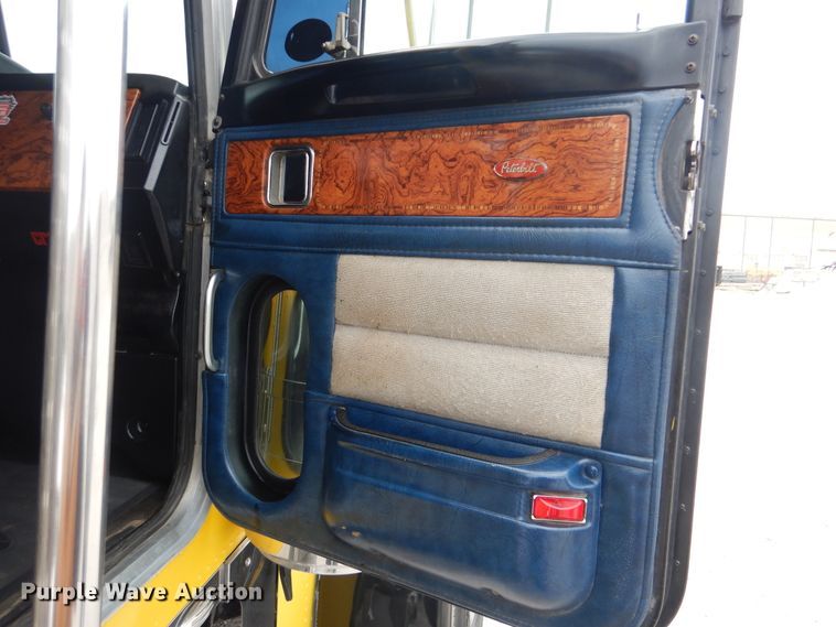 image for item DJ8594 1999 Peterbilt 379  semi truck