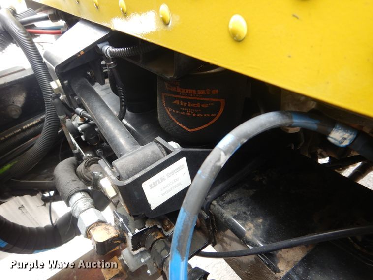 image for item DJ8594 1999 Peterbilt 379  semi truck