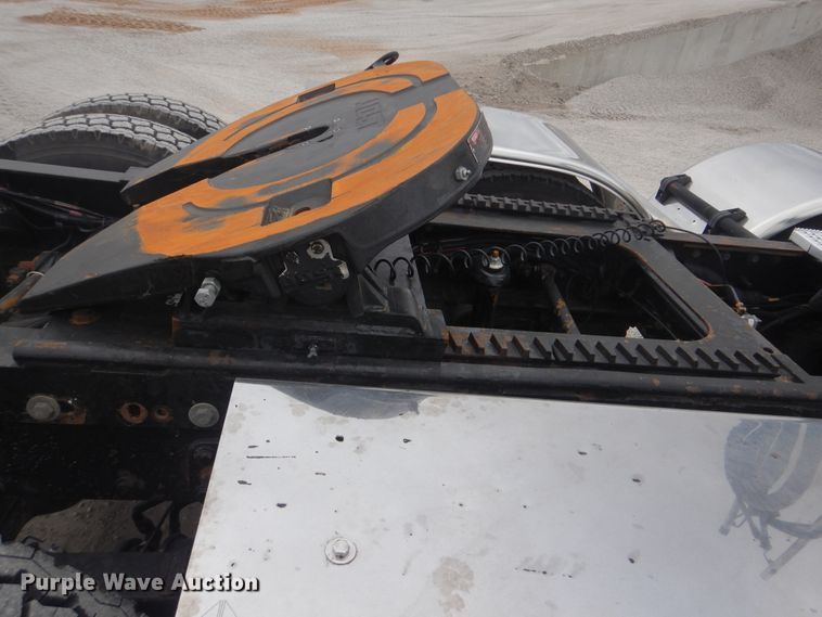 image for item DJ8594 1999 Peterbilt 379  semi truck