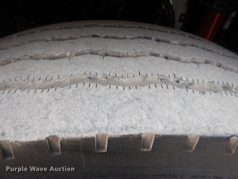 image for item DJ8594 1999 Peterbilt 379  semi truck