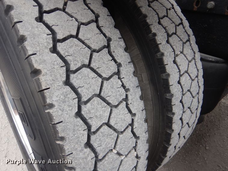 image for item DJ8594 1999 Peterbilt 379  semi truck