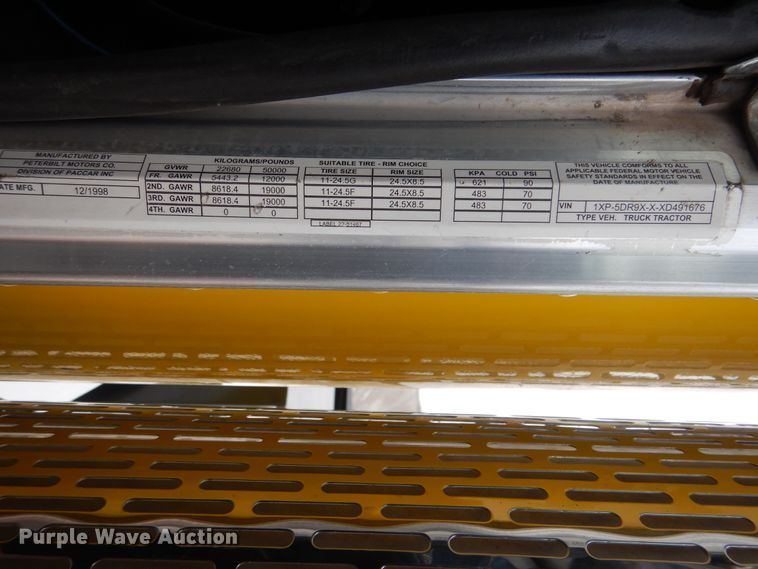 image for item DJ8594 1999 Peterbilt 379  semi truck