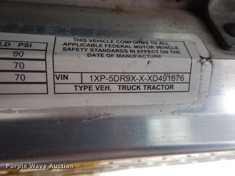 image for item DJ8594 1999 Peterbilt 379  semi truck