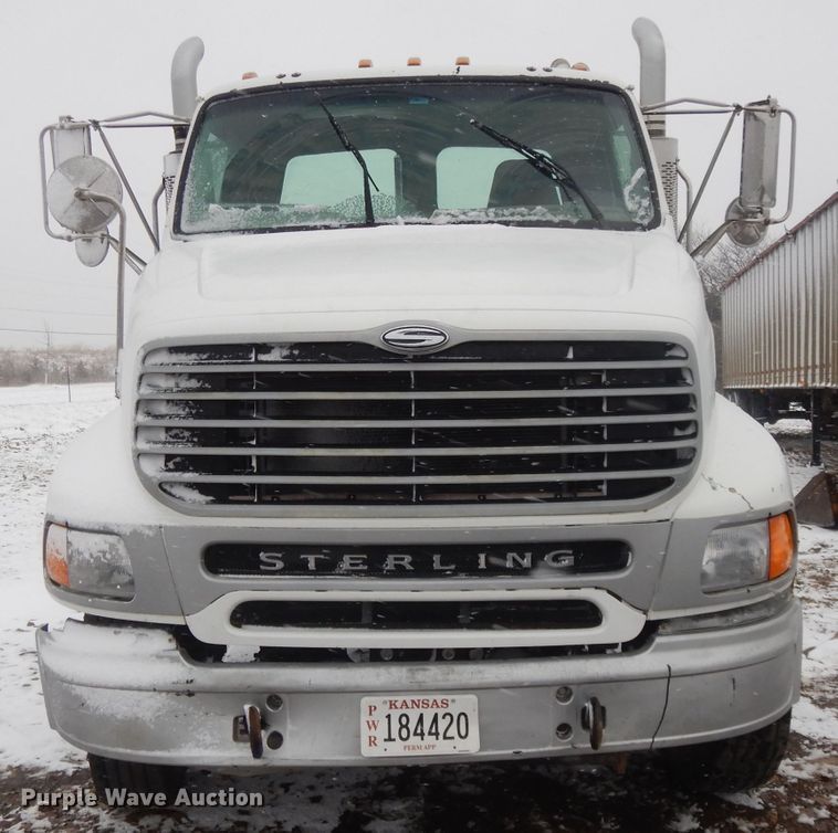 image for item DL2647 2005 Sterling AT9500  truck tractor