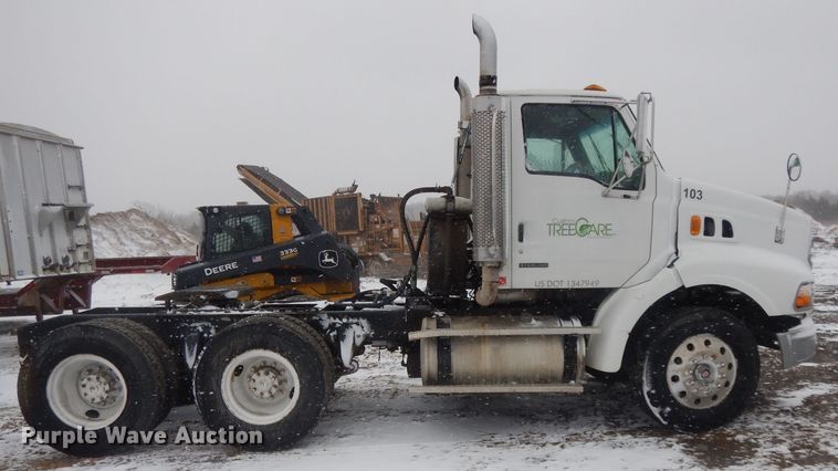 image for item DL2647 2005 Sterling AT9500  truck tractor