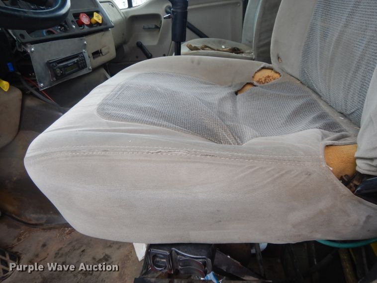 image for item DL2647 2005 Sterling AT9500  truck tractor