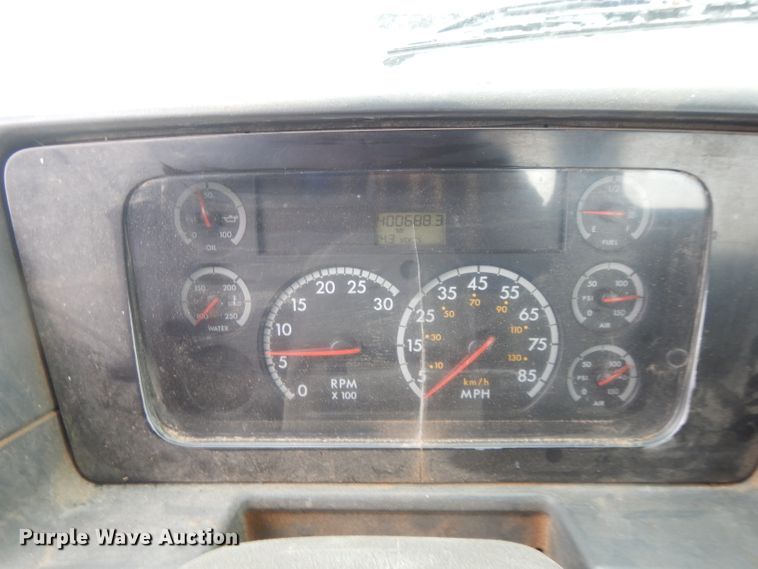 image for item DL2647 2005 Sterling AT9500  truck tractor