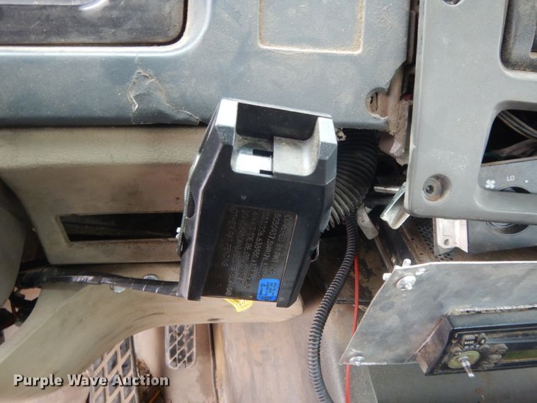 image for item DL2647 2005 Sterling AT9500  truck tractor