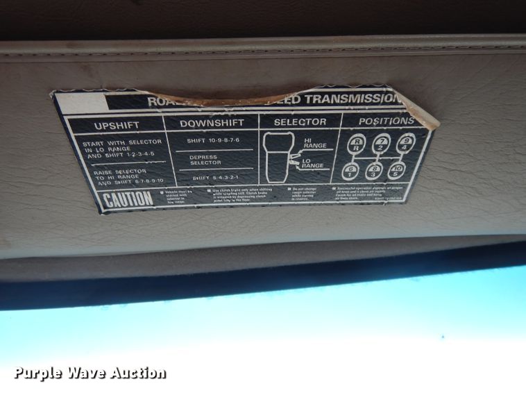 image for item DL2647 2005 Sterling AT9500  truck tractor