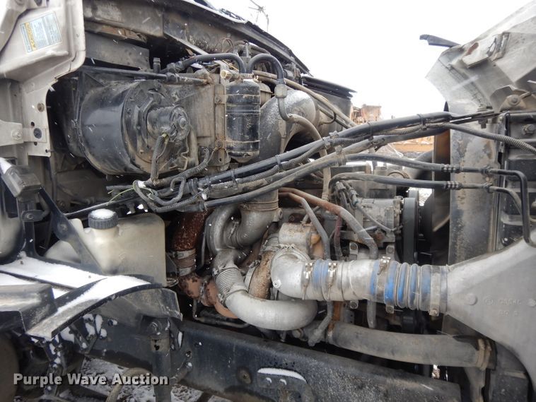 image for item DL2647 2005 Sterling AT9500  truck tractor