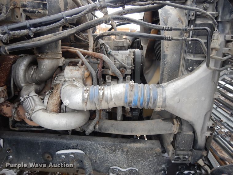 image for item DL2647 2005 Sterling AT9500  truck tractor