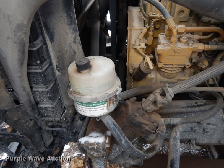 image for item DL2647 2005 Sterling AT9500  truck tractor