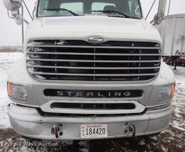 image for item DL2647 2005 Sterling AT9500  truck tractor