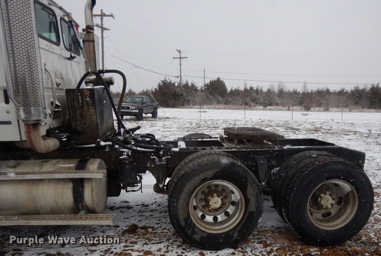 image for item DL2647 2005 Sterling AT9500  truck tractor