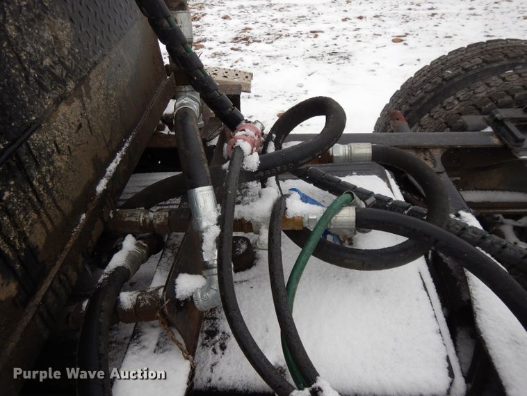 image for item DL2647 2005 Sterling AT9500  truck tractor