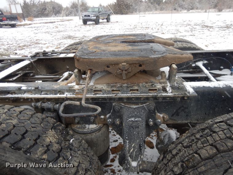 image for item DL2647 2005 Sterling AT9500  truck tractor