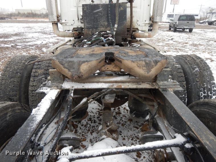 image for item DL2647 2005 Sterling AT9500  truck tractor