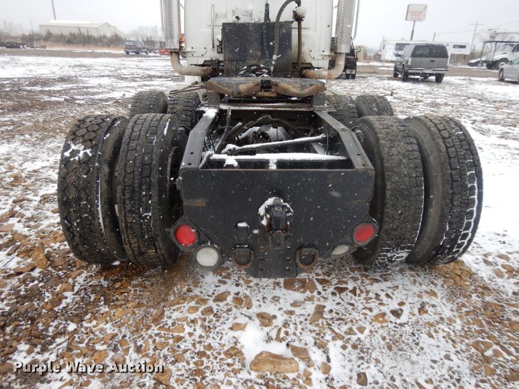 image for item DL2647 2005 Sterling AT9500  truck tractor