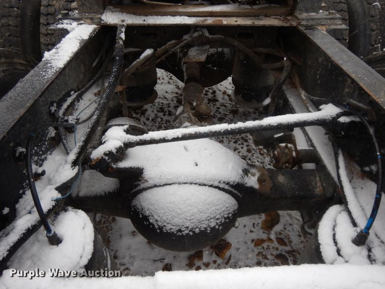 image for item DL2647 2005 Sterling AT9500  truck tractor