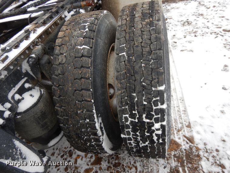 image for item DL2647 2005 Sterling AT9500  truck tractor