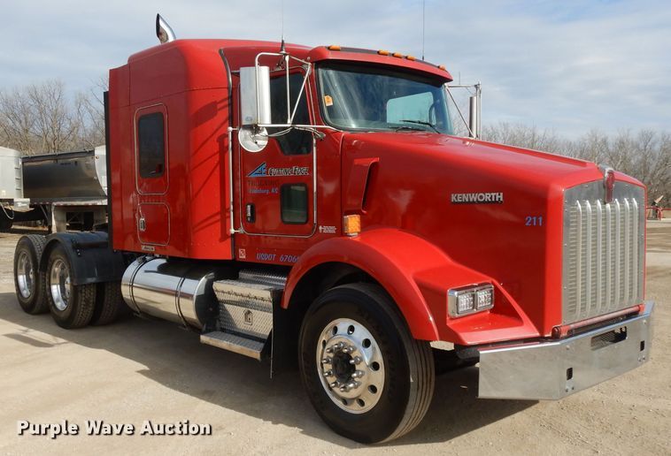 image for item DL2652 2009 Kenworth T800  semi truck