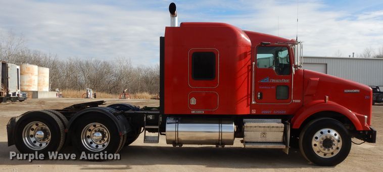 image for item DL2652 2009 Kenworth T800  semi truck