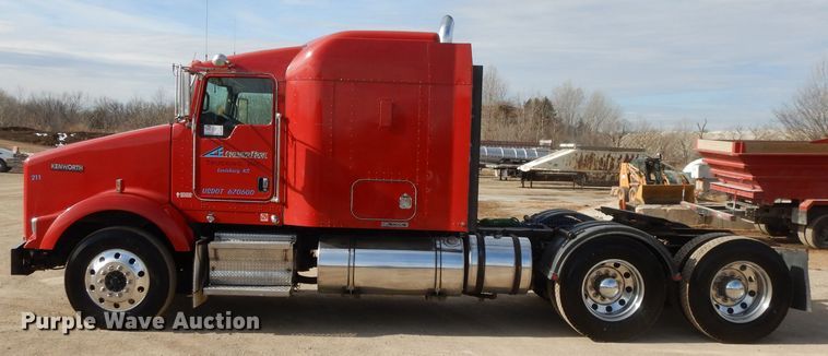 image for item DL2652 2009 Kenworth T800  semi truck