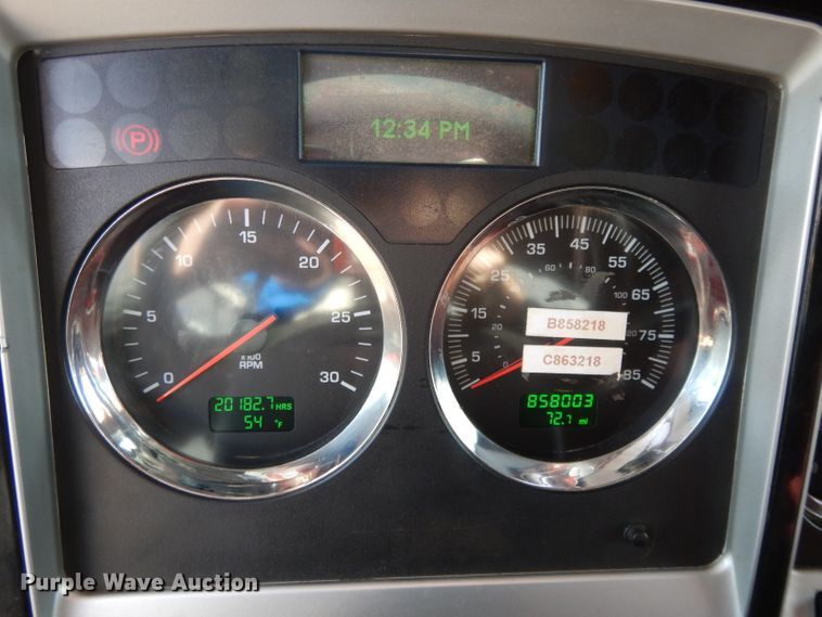 image for item DL2652 2009 Kenworth T800  semi truck