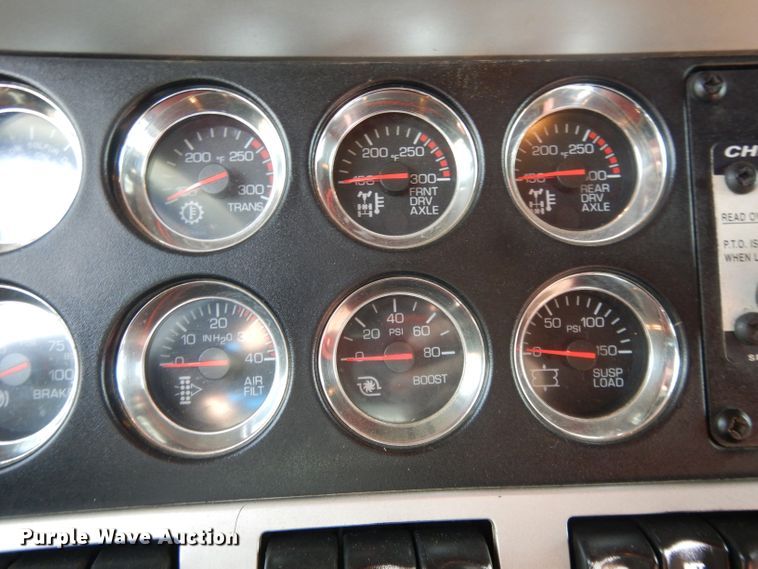 image for item DL2652 2009 Kenworth T800  semi truck