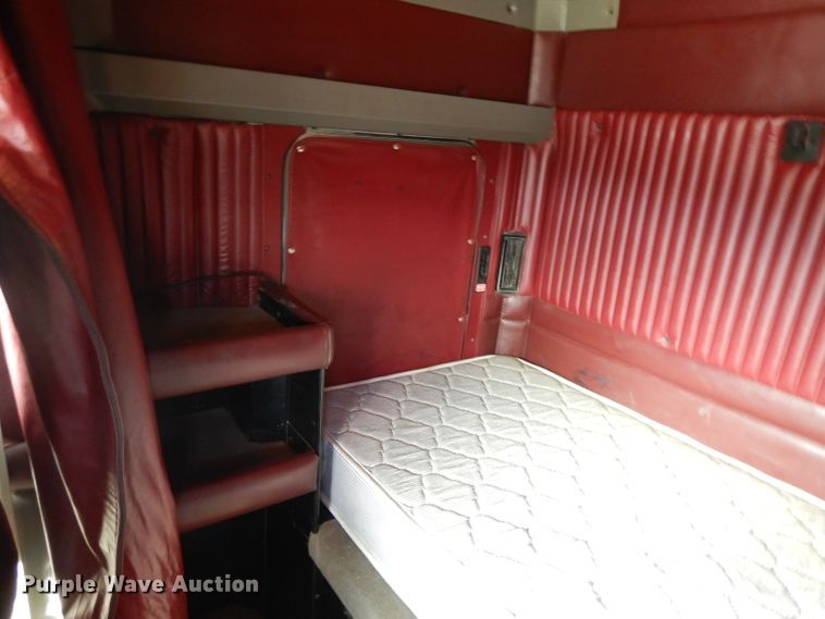 image for item DL2652 2009 Kenworth T800  semi truck