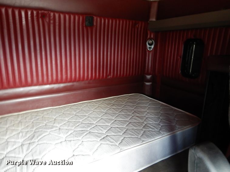 image for item DL2652 2009 Kenworth T800  semi truck