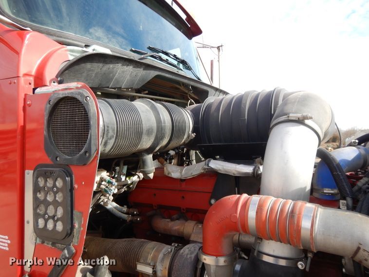 image for item DL2652 2009 Kenworth T800  semi truck