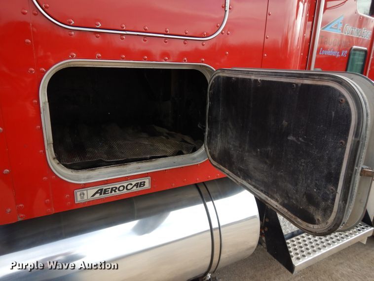 image for item DL2652 2009 Kenworth T800  semi truck