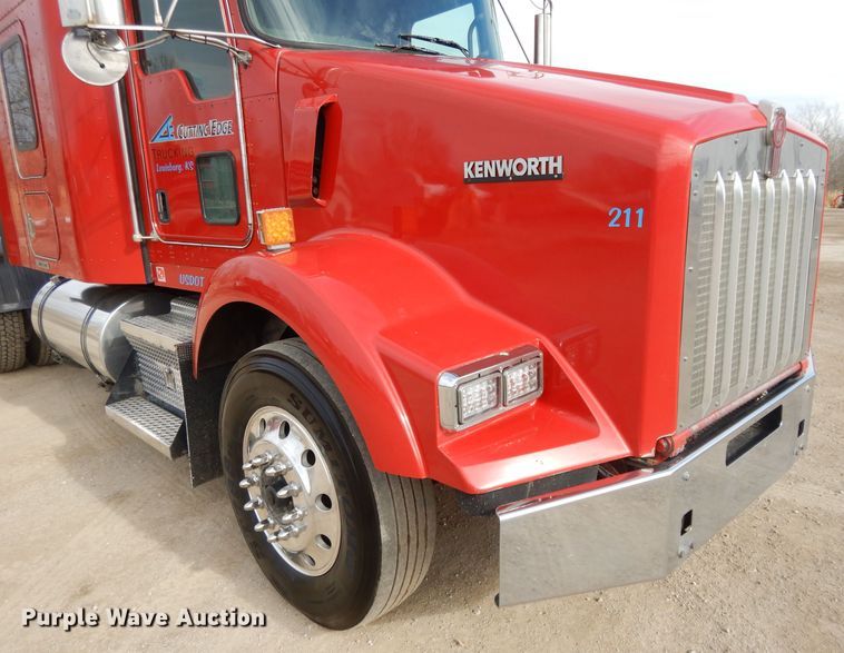 image for item DL2652 2009 Kenworth T800  semi truck