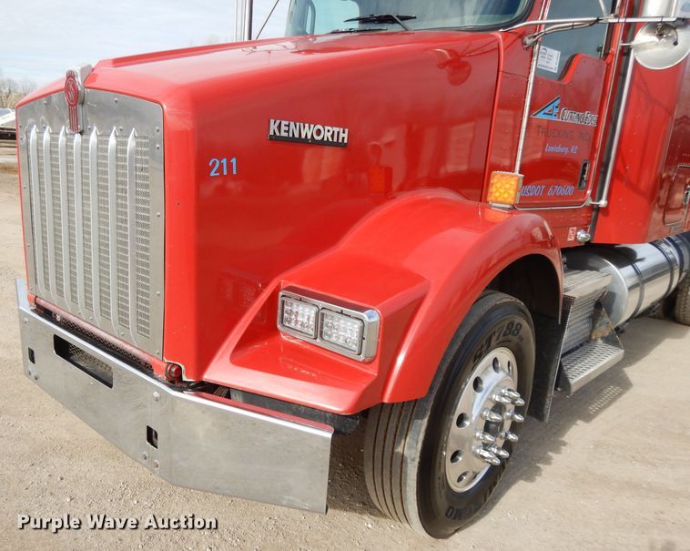 image for item DL2652 2009 Kenworth T800  semi truck