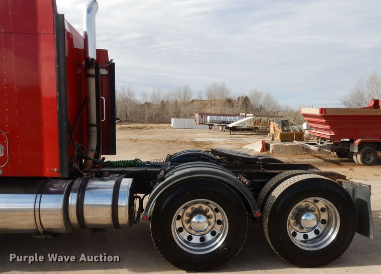 image for item DL2652 2009 Kenworth T800  semi truck