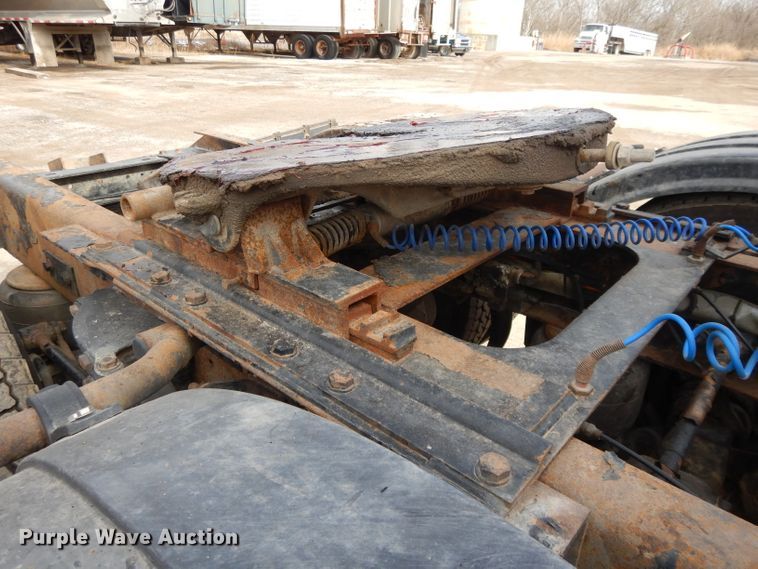 image for item DL2652 2009 Kenworth T800  semi truck