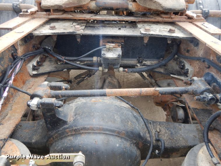 image for item DL2652 2009 Kenworth T800  semi truck