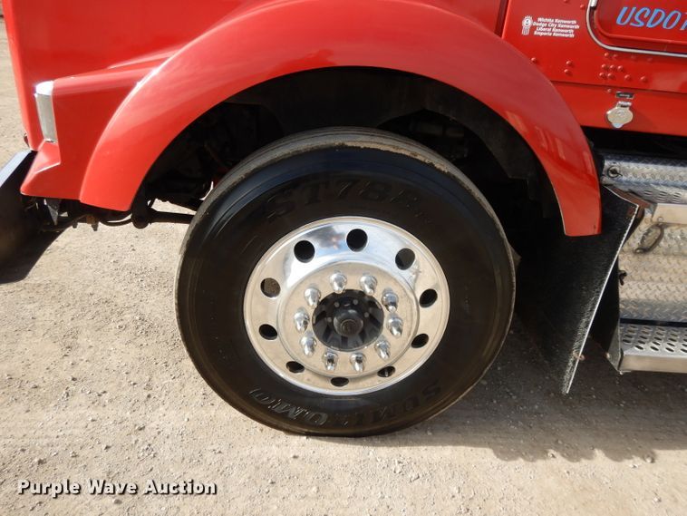 image for item DL2652 2009 Kenworth T800  semi truck